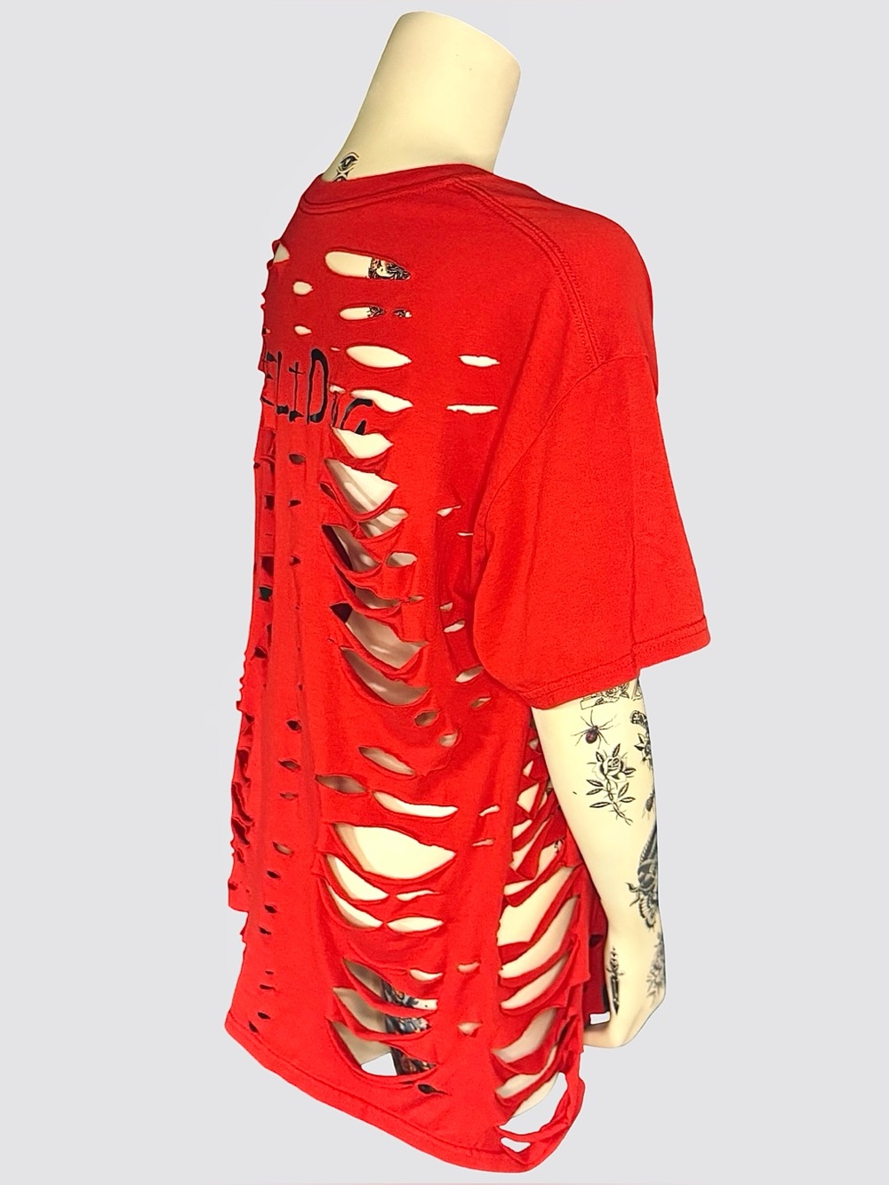Red shredded ghost face tee - Picture 7 of 7